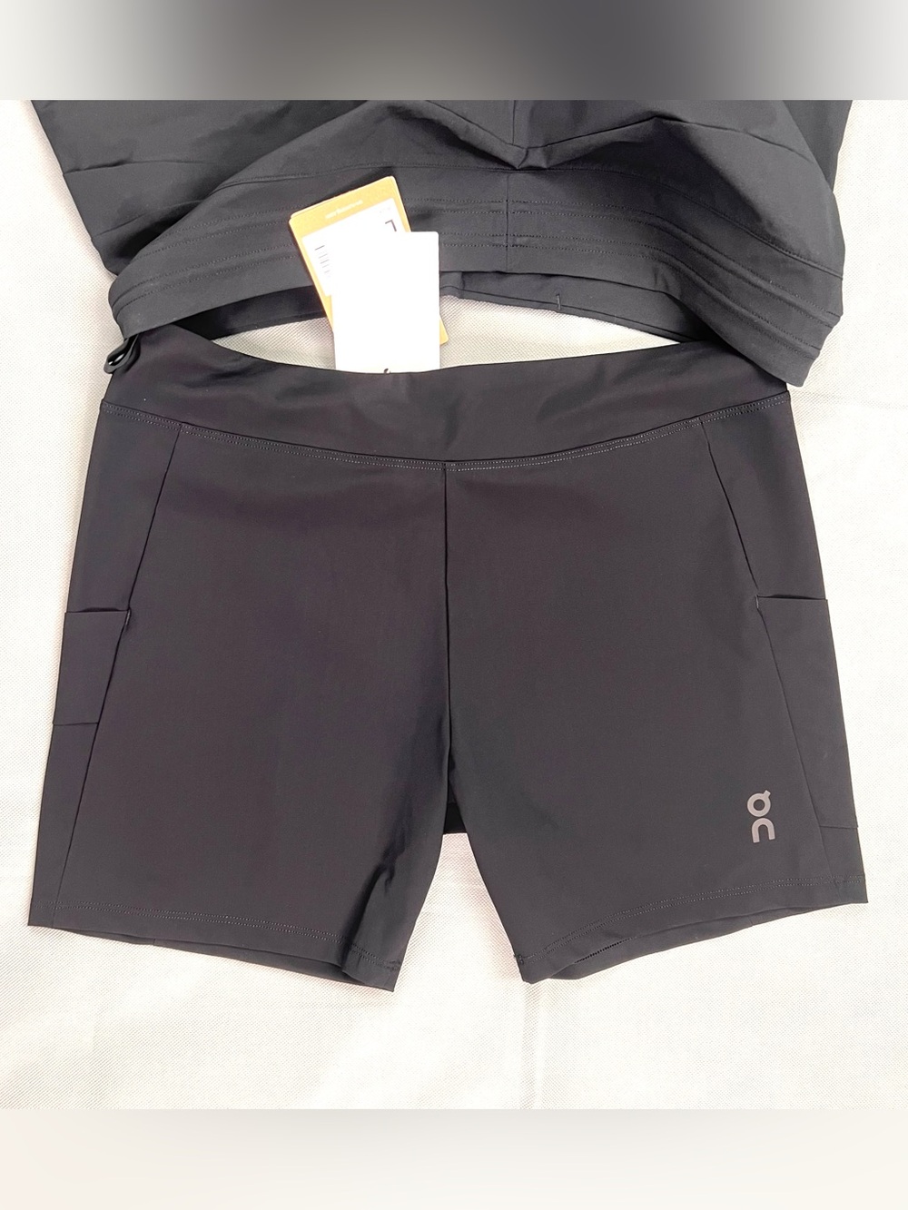 ON Cloud Running Hybrid Shorts Men's L Large Black Athletic Training Gym Workout - Picture 9 of 10